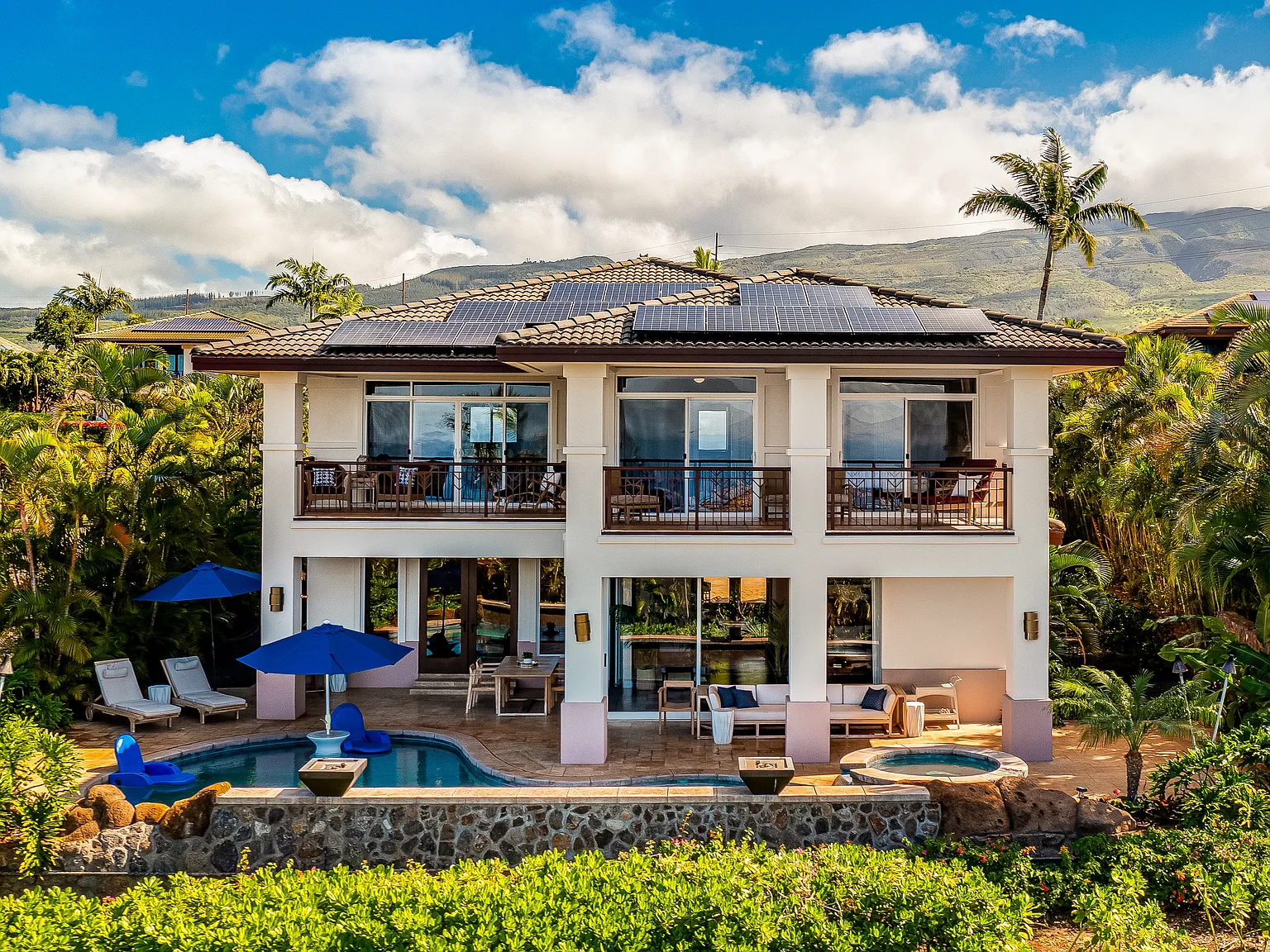 Breathtaking Oceanfront Lahaina Villa