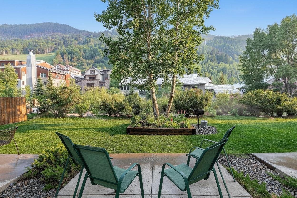 Your Telluride Base Camp — Lift 7 Ski Access & Hot Tub